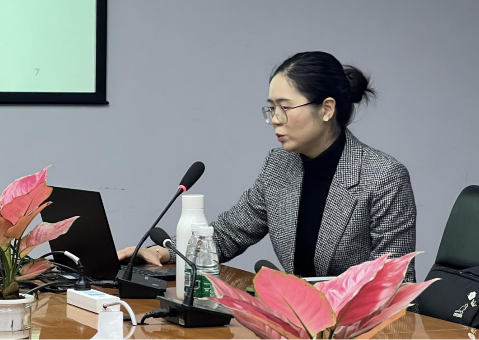 南京大学徐晔博士应邀作朝鲜语的形成与发展的学术报告