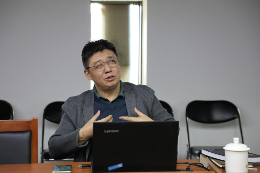 中国历史研究院古代史研究所朱浒研究员作“历史数据库建设与AI史学的应用”专题讲座